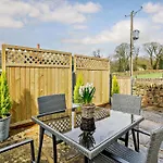 2 Bed In Skipton Oc-91296 Holiday home Leeds (West Yorkshire)