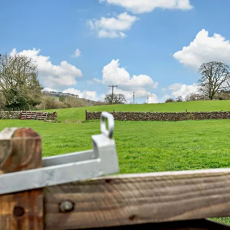 2 Bed In Skipton 91296 Holiday home Bolton Bridge